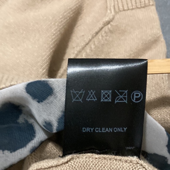 LOVE TOKEN XS fringe long sleeves Sweater animal print on collar, cuff & hemline - Picture 16 of 16